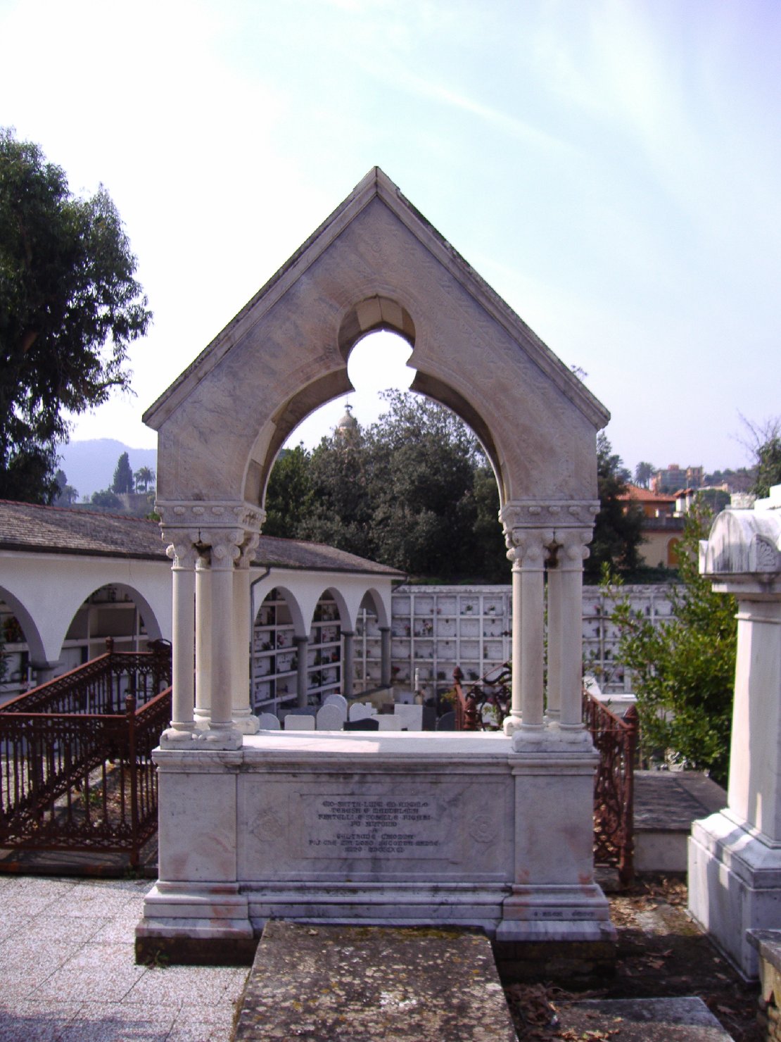 sarcofago, opera isolata di Milesi G (sec. XIX)