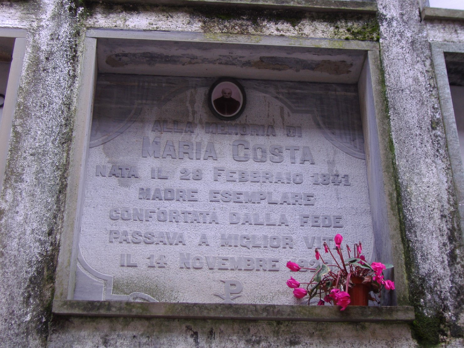 monumento funebre - a cippo, opera isolata - ambito ligure (sec. XX)