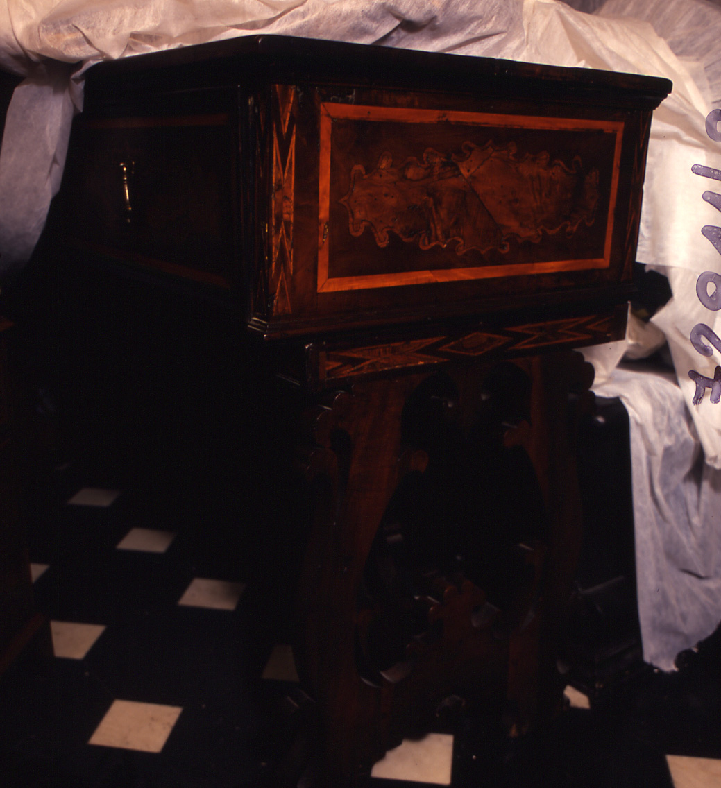 tavolo, opera isolata - ambito ligure (seconda metà sec. XVIII)