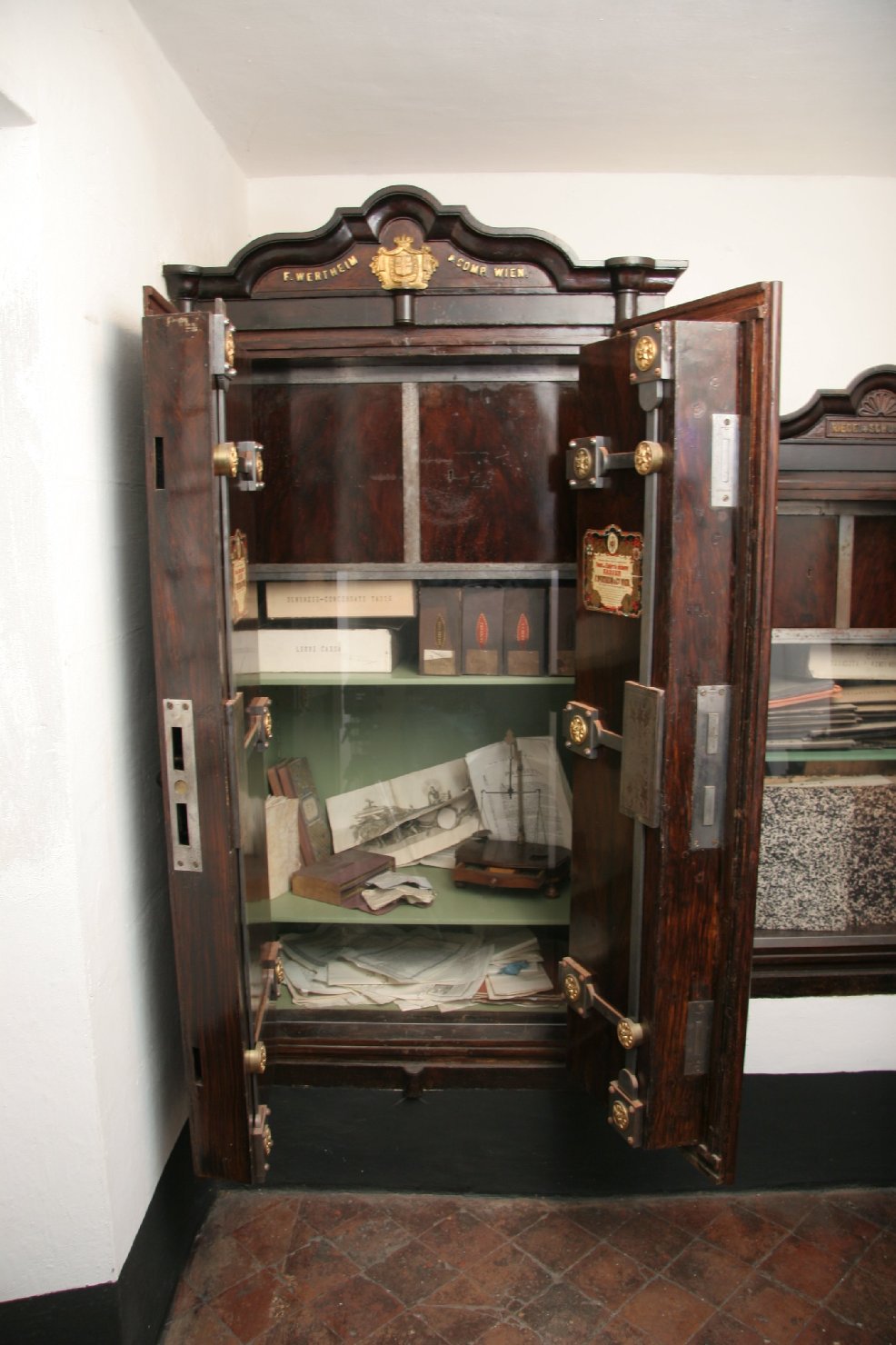 cassaforte, opera isolata - produzione austriaca (seconda metà sec. XIX)