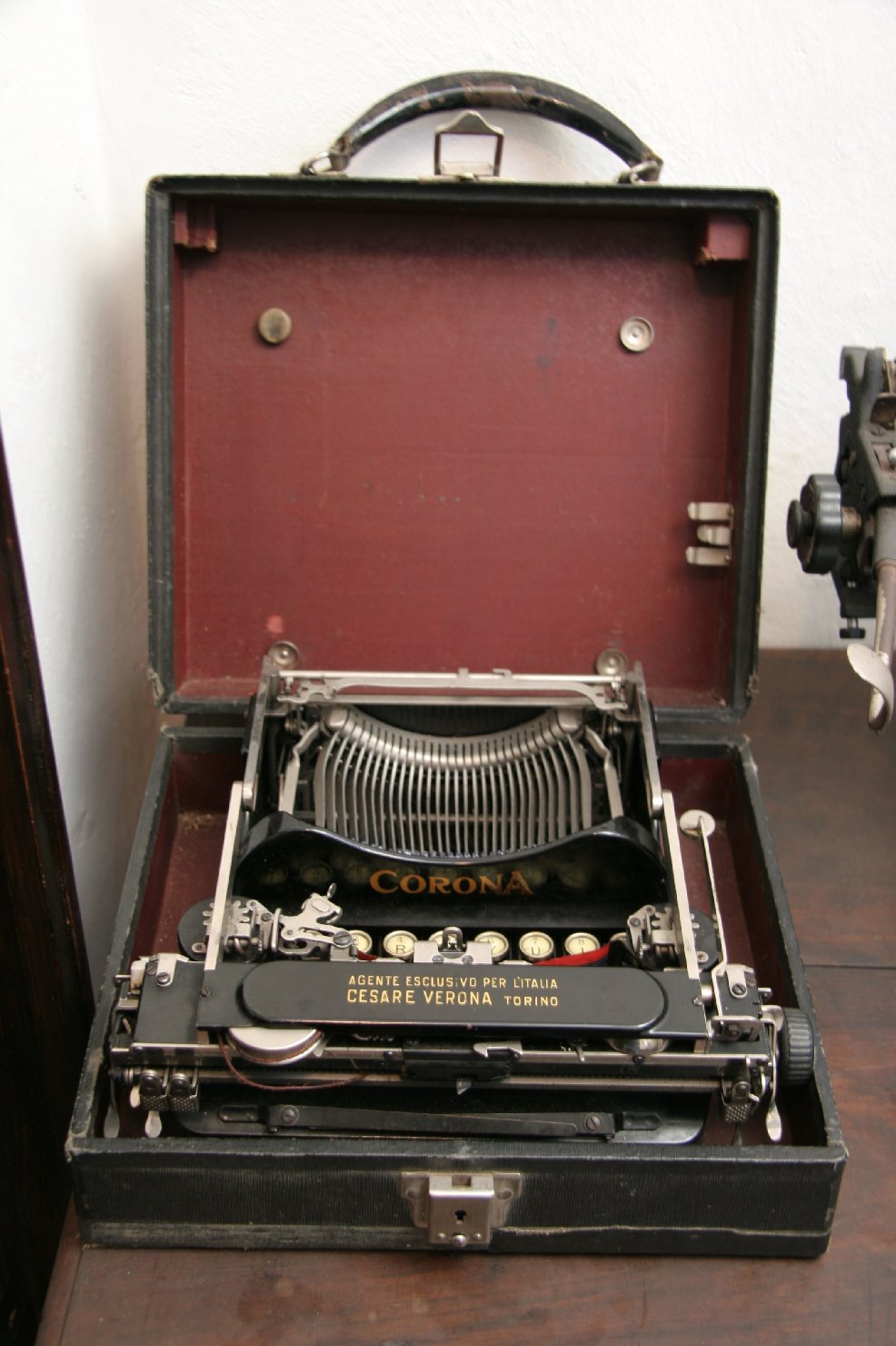 macchina per scrivere, opera isolata - produzione americana (primo quarto sec. XX)