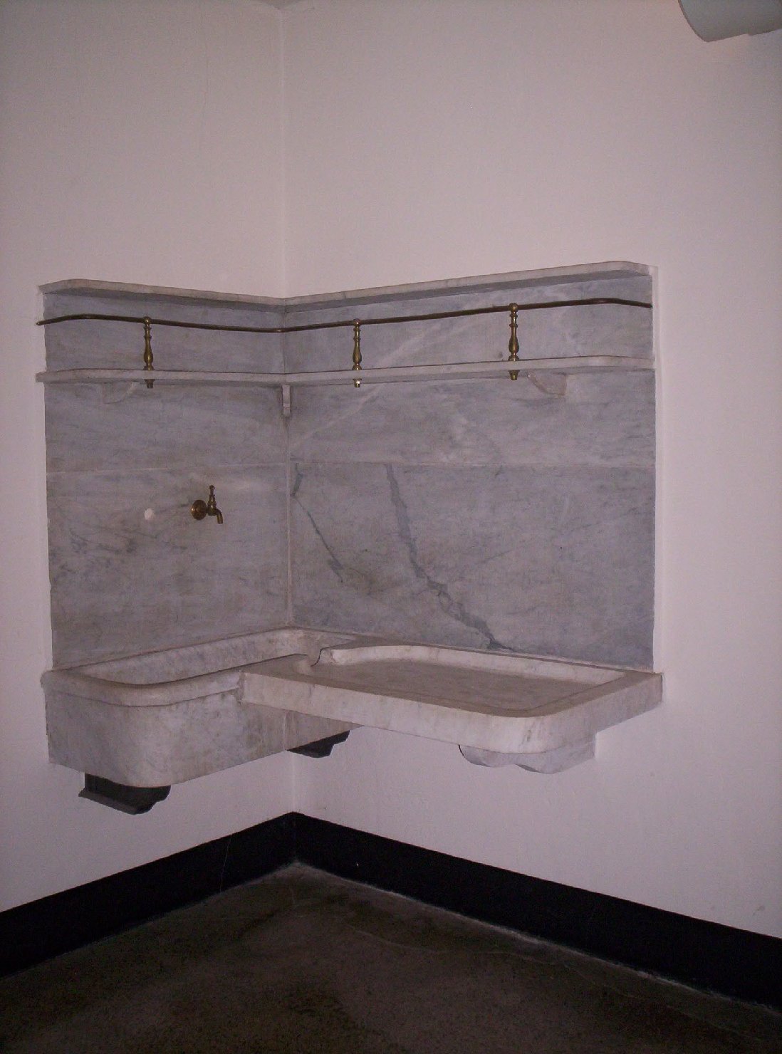lavabo, opera isolata - produzione genovese (prima metà sec. XIX)