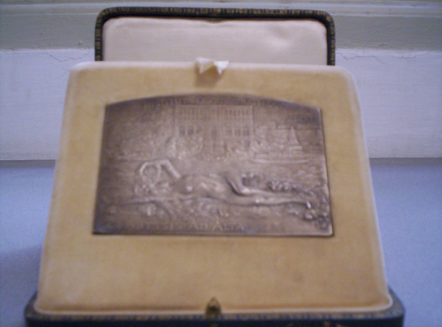 figura femminile (targa, opera isolata) - produzione francese (inizio sec. XX)