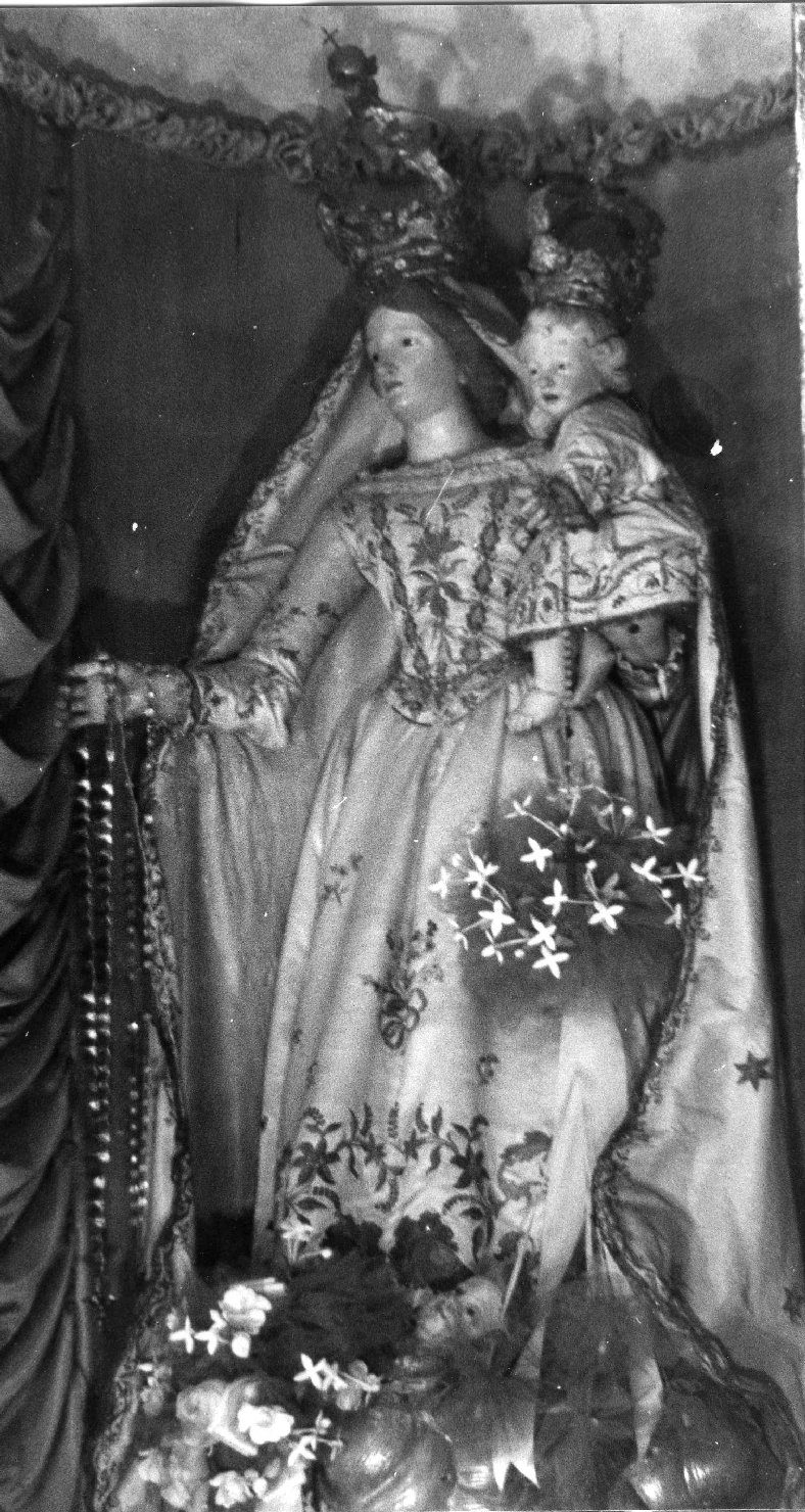 Madonna del Rosario (statua, opera isolata) di Maragliano Anton Maria (attribuito) (prima metà sec. XVIII)