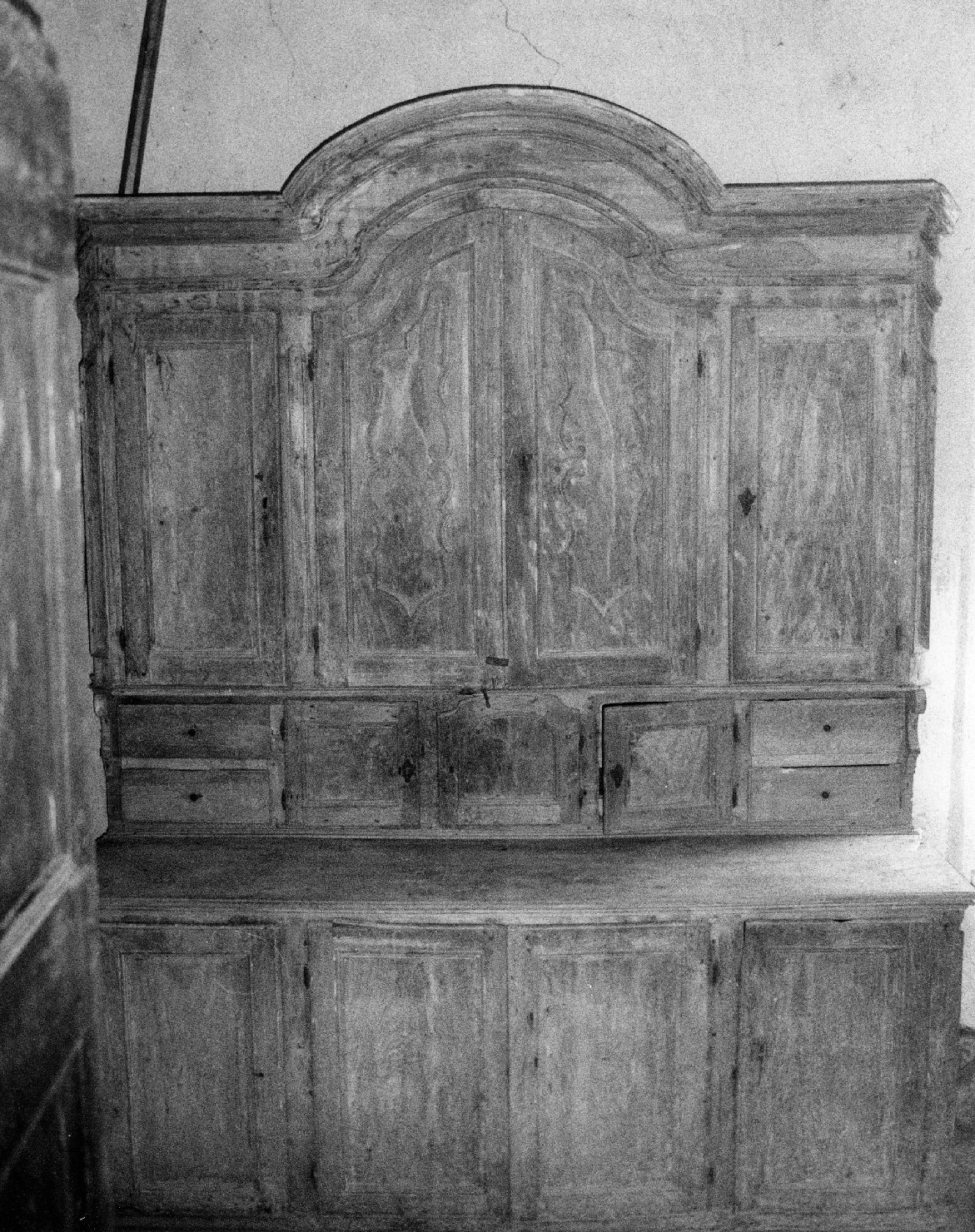 armadio, opera isolata - produzione ligure (sec. XVIII)