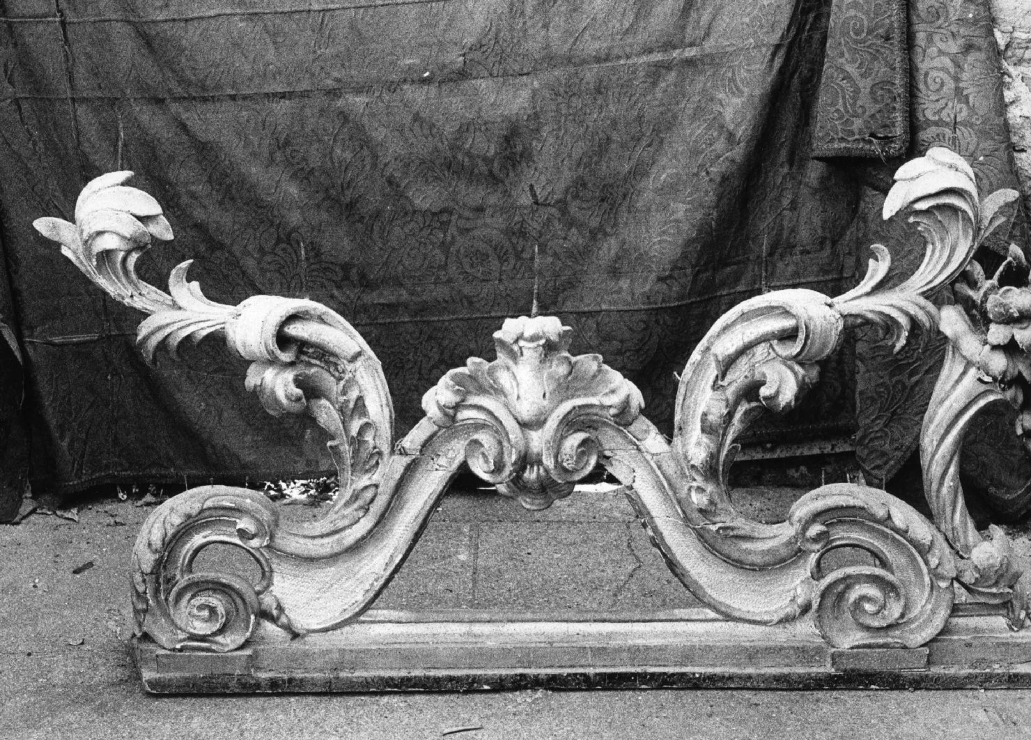 candelabro, elemento d'insieme - ambito ligure-piemontese (seconda metà sec. XVIII)