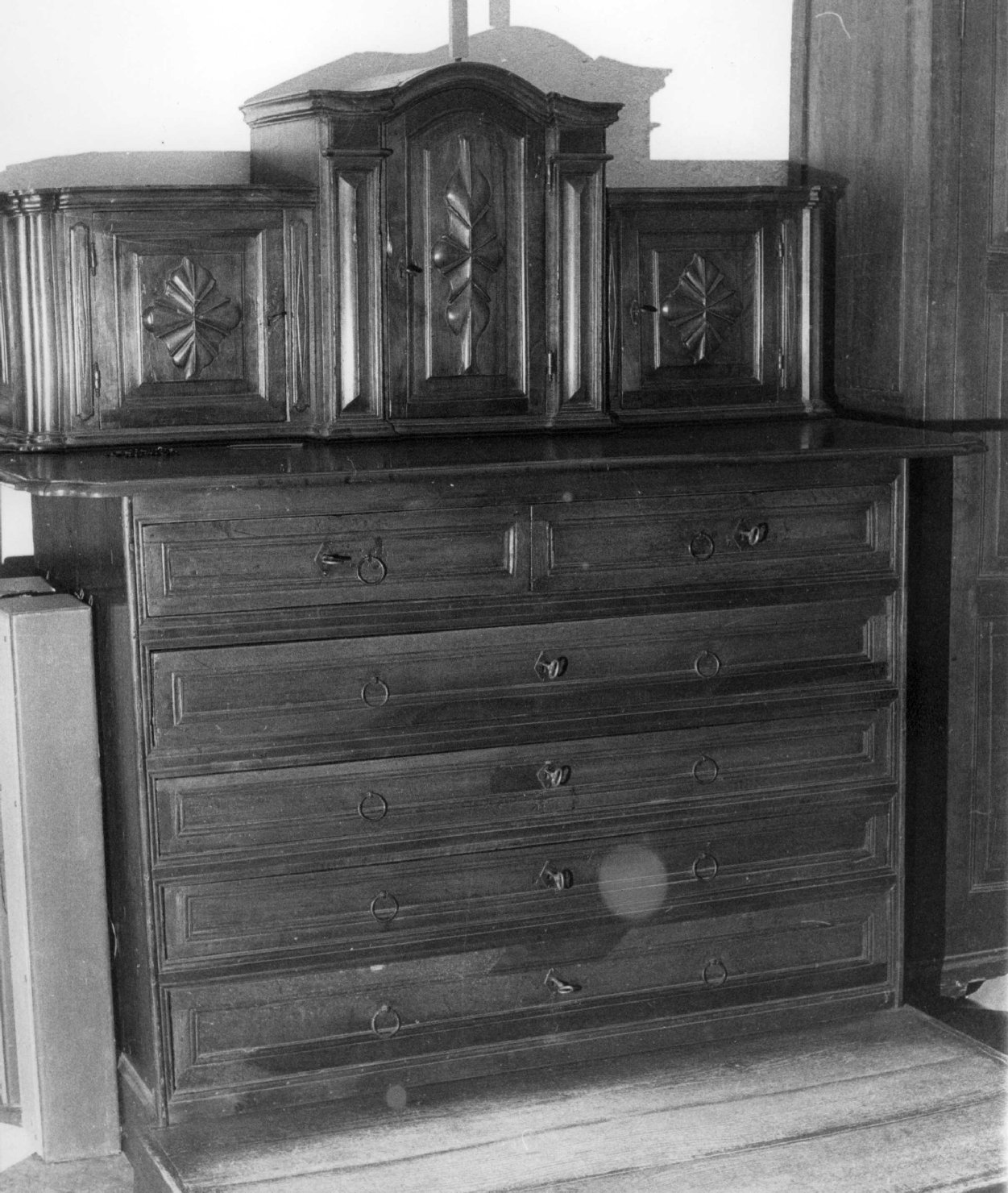 mobile da sacrestia, opera isolata - produzione ligure (fine sec. XVIII)