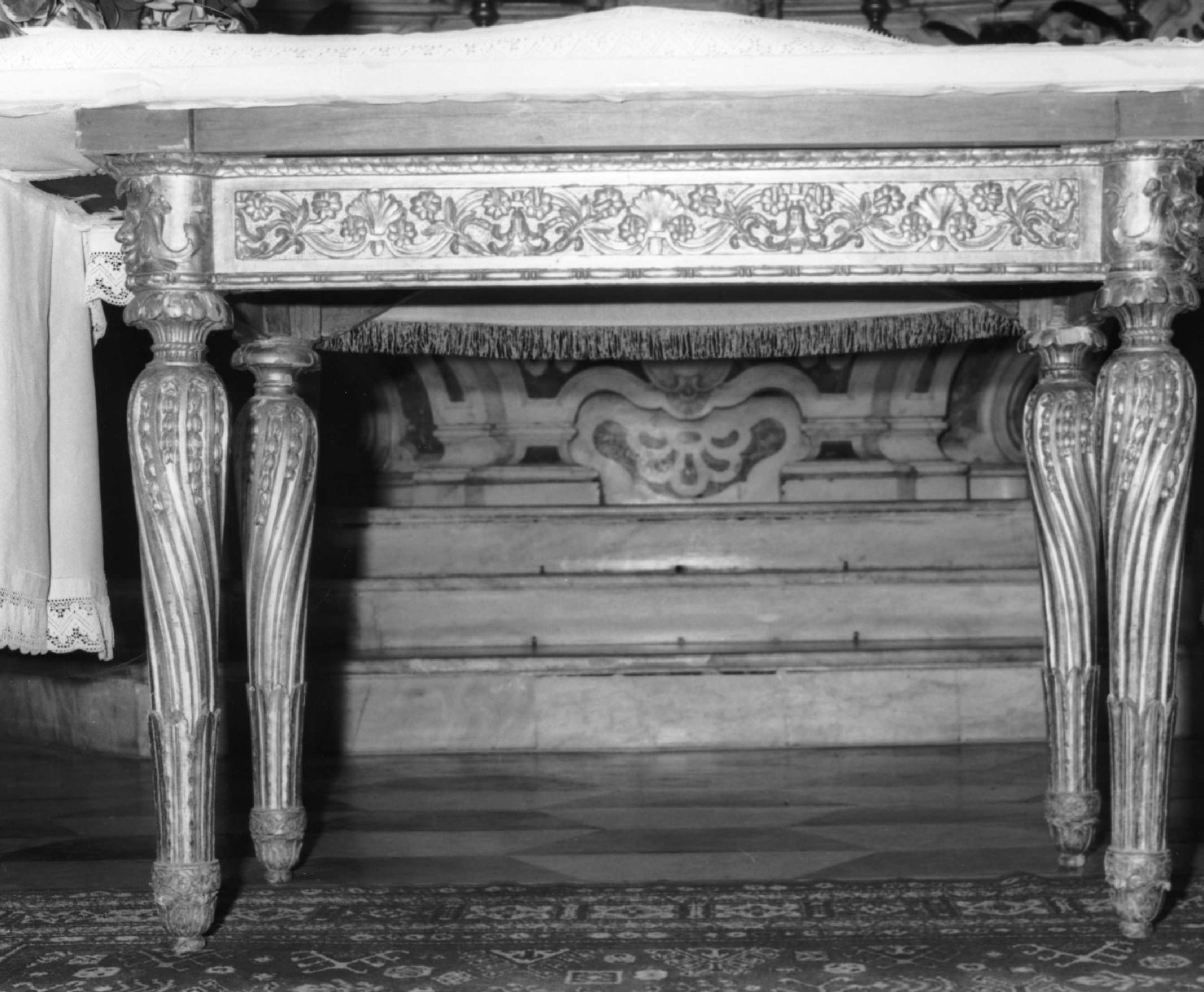 motivi decorativi floreali / mascheroni (tavolo da muro, opera isolata) - ambito ligure (sec. XIX)