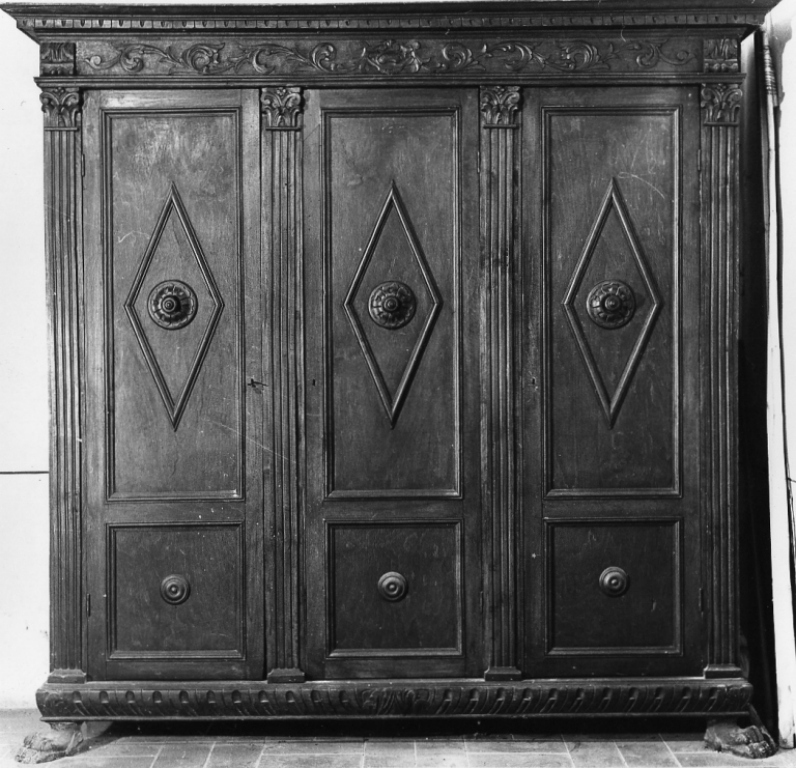 armadio da sacrestia - ambito Italia centrale (sec. XX)