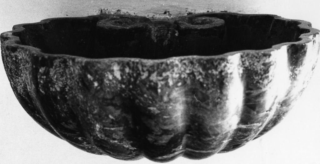 acquasantiera - a conchiglia, serie - ambito viterbese (sec. XVII)