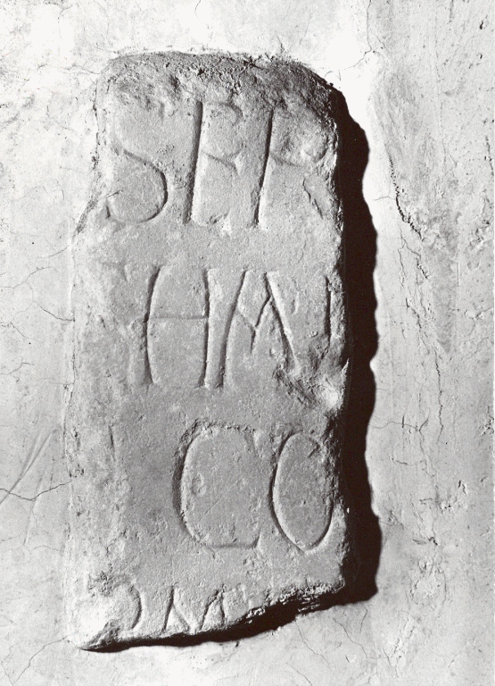 lapide tombale, frammento - ambito cassinese (sec. IV)