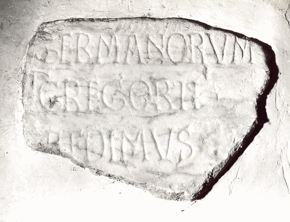 lapide tombale, frammento - ambito cassinese (sec. XII)