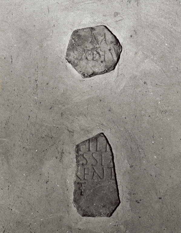 lapide, frammento - ambito cassinese (secc. III/ IV)