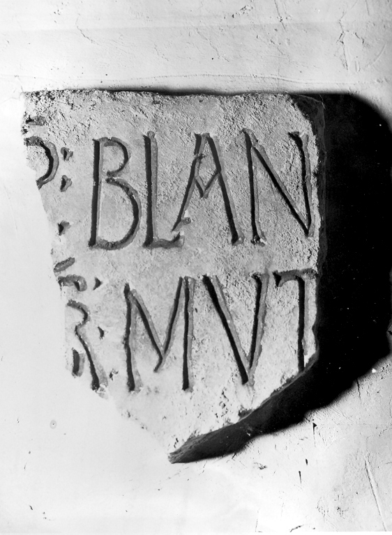 lapide, frammento - ambito cassinese (sec. XII)