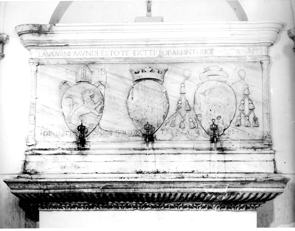 lavabo da sacrestia - ambito cassinese (?) (prima metà sec. XV, sec. XX)