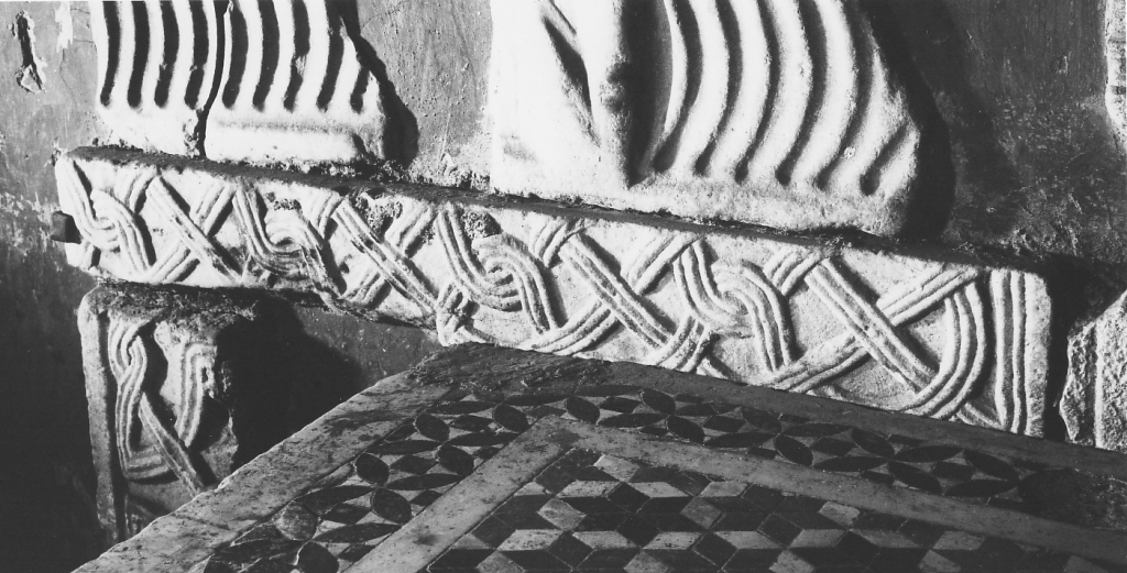 pluteo, frammento - ambito viterbese (sec. IX)