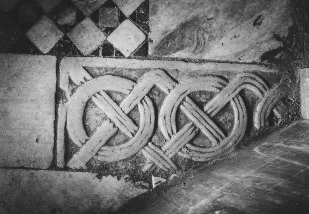 pluteo, frammento - ambito laziale (sec. IX)