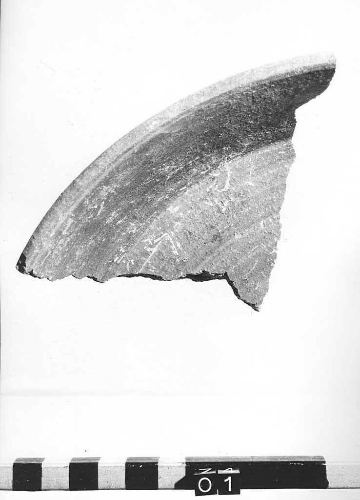 piatto, frammento - ambito laziale (sec. XIII)