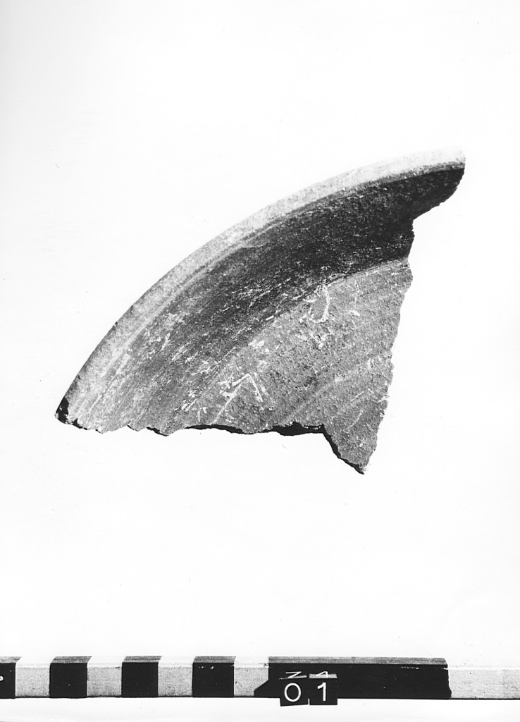 piatto, frammento - ambito laziale (secc. XII/ XIII)