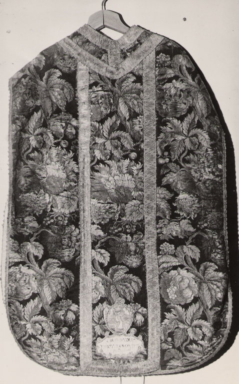 motivi decorativi floreali (pianeta) - manifattura laziale (sec. XVIII)