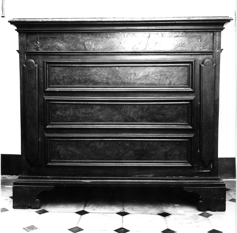 comodino - manifattura italiana (sec. XVII)