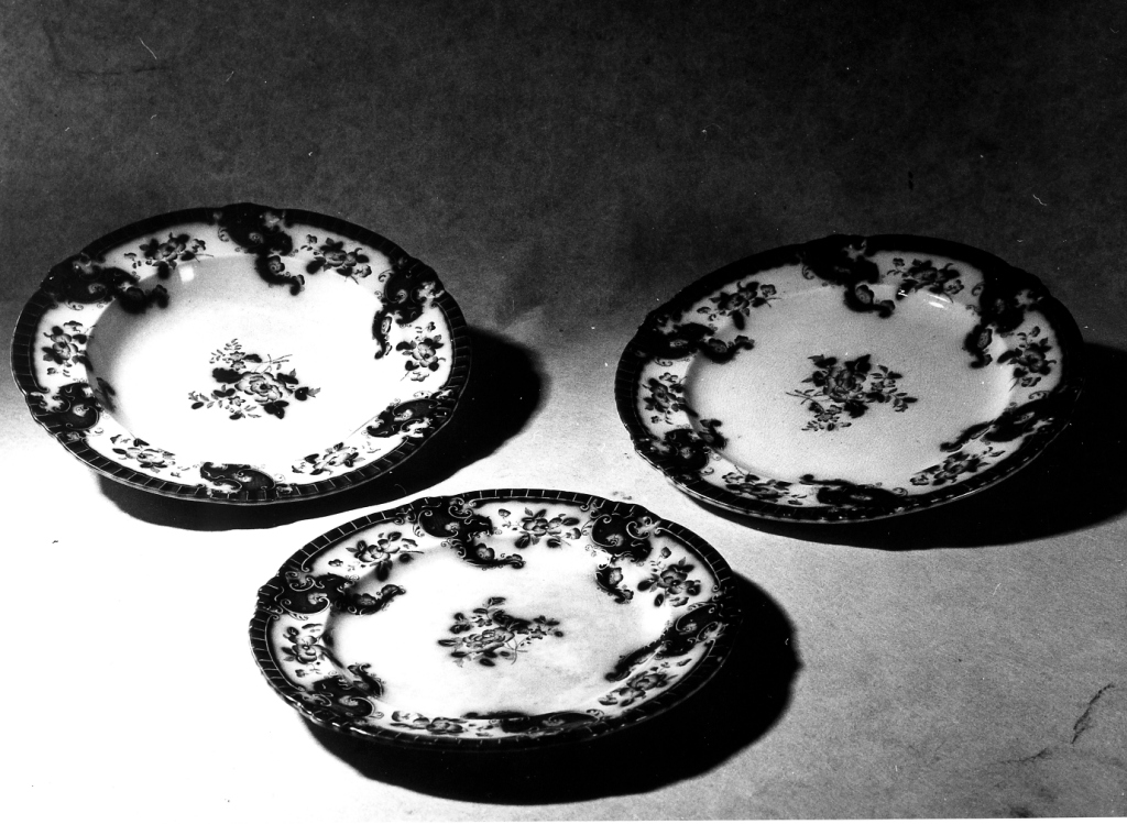 piatto da frutta, serie - manifattura inglese (sec. XIX)