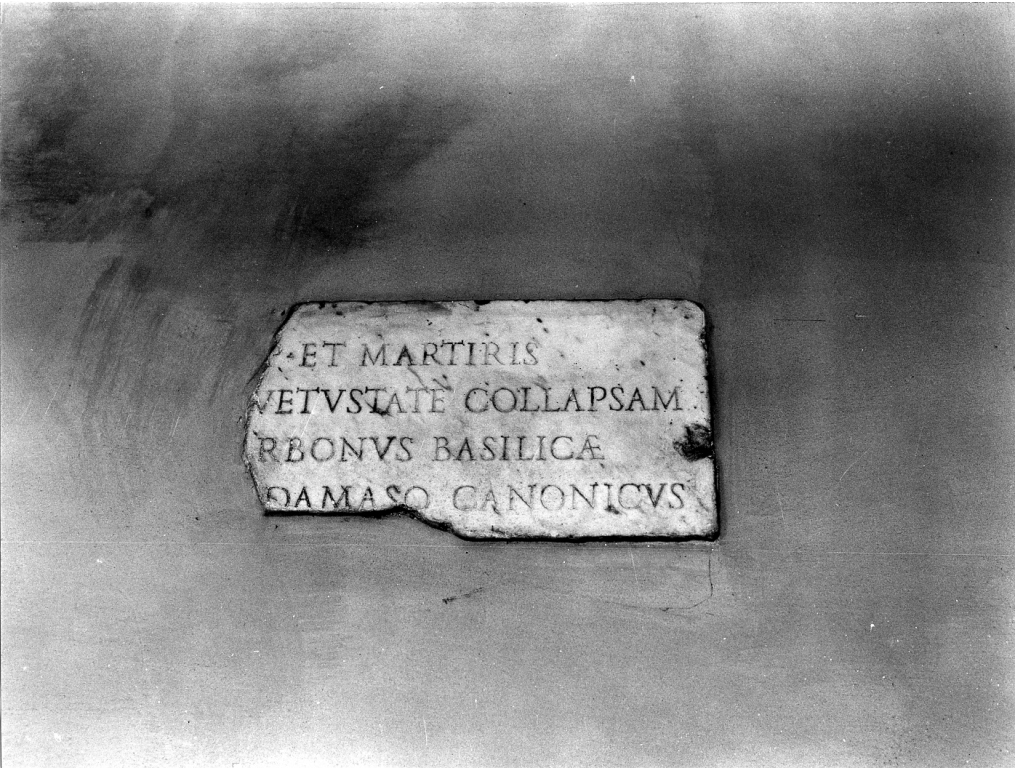 lapide - manifattura laziale (secc. XI/ XV)