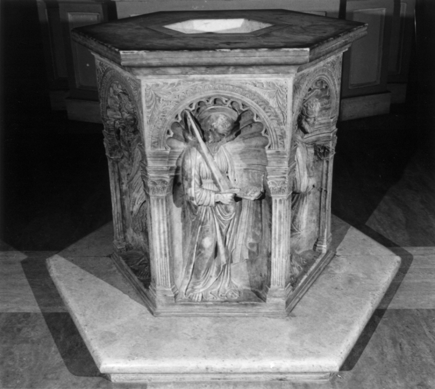 Santi (fonte battesimale - a vasca) di Isaia da Pisa (sec. XV)