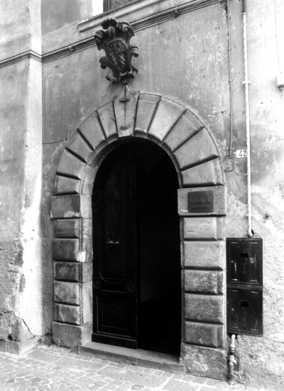 portale - ambito laziale (prima metà sec. XVII)