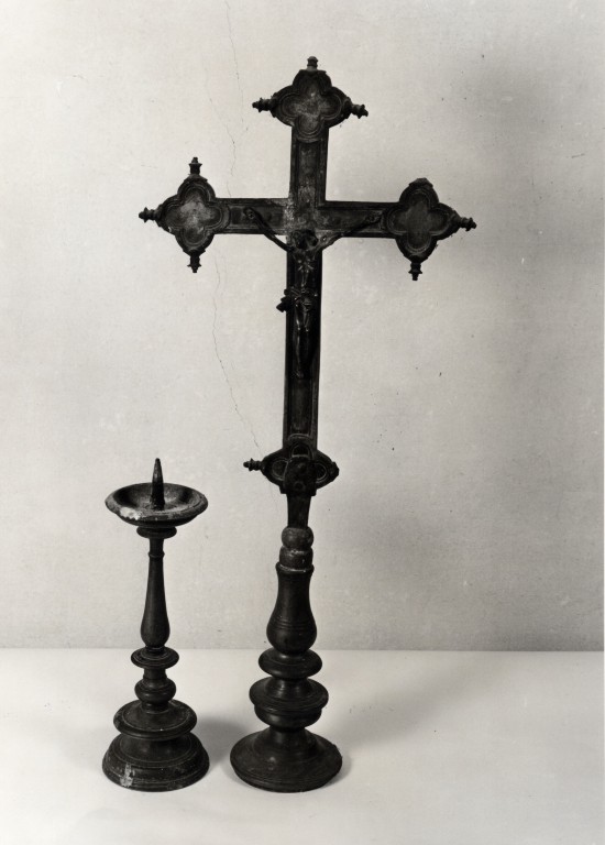 candeliere d'altare, coppia - bottega Italia centrale (fine sec. XVII)