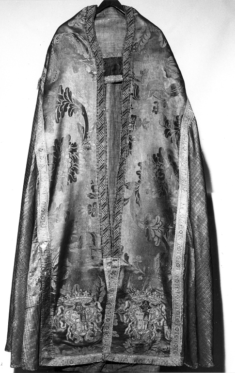 piviale - manifattura Italia centrale (seconda metà sec. XVII)