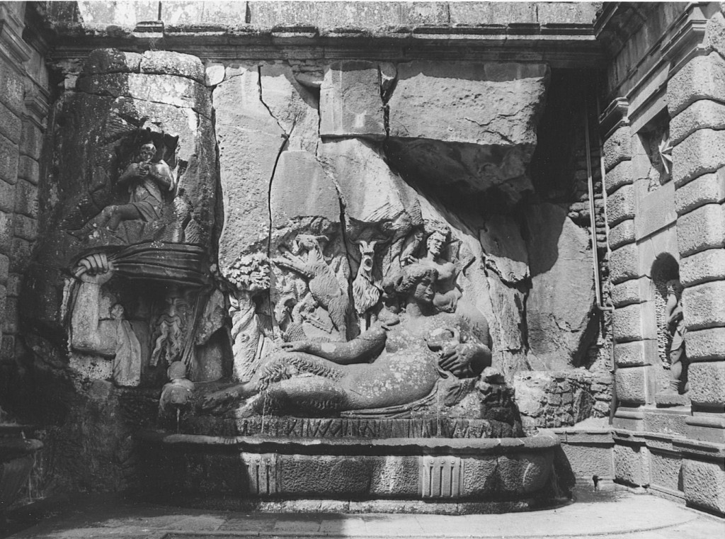 Figure mitologiche e animali (gruppo scultoreo) - ambito romano (seconda metà sec. XVI)