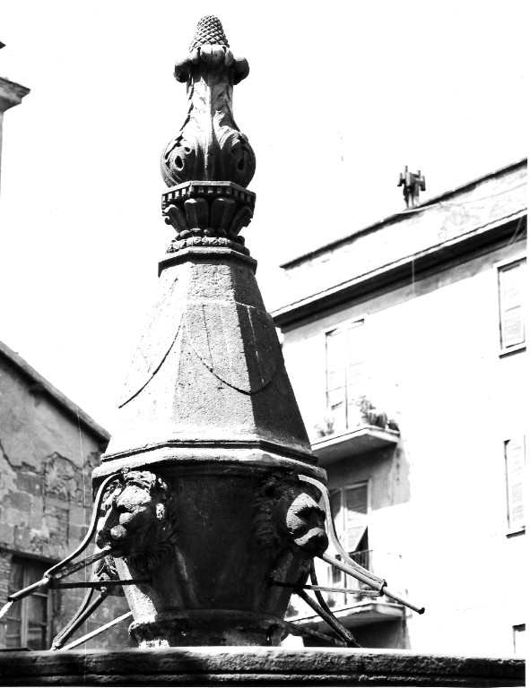 fontana di Giacomo d'Andrea (attribuito), Gemini di Maestro Francesco (attribuito) (sec. XIII)