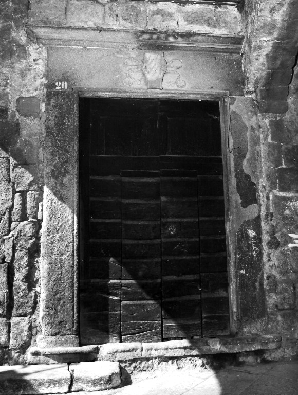 stipite di porta - ambito viterbese (sec. XVIII)