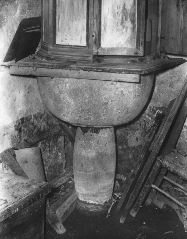 fonte battesimale - ambito reatino (metà sec. XVII)