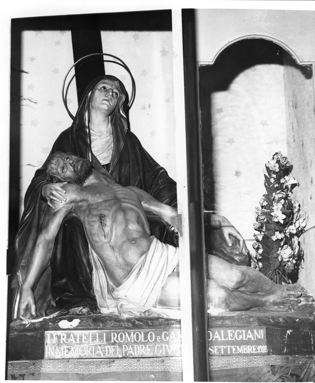 Pietà (gruppo scultoreo) - ambito laziale (sec. XX)