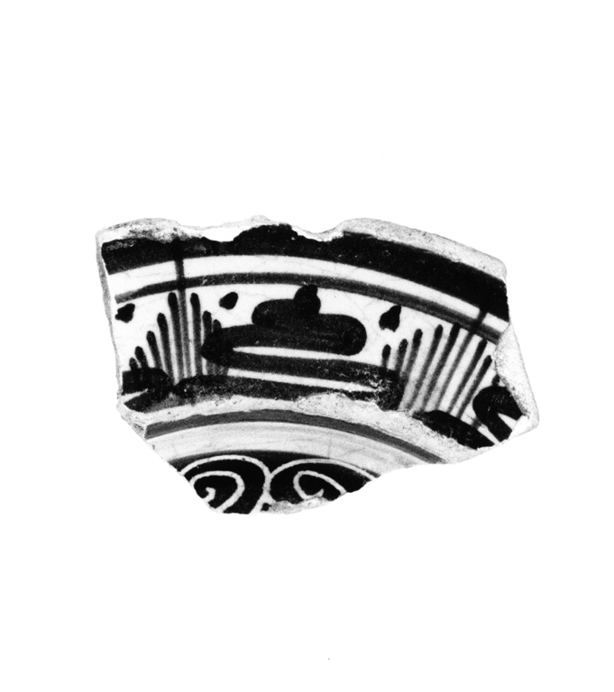 piatto, frammento - manifattura faentina (fine sec. XV)