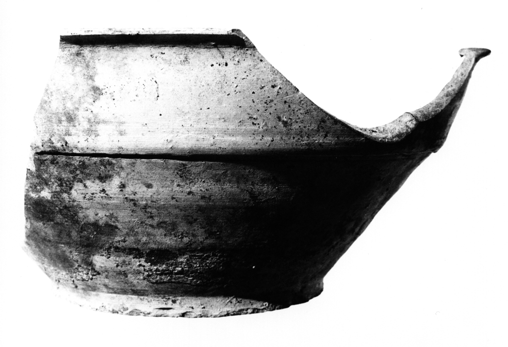 bacile, frammento - manifattura viterbese (sec. XIII)