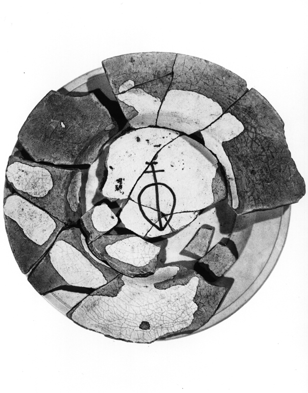 piatto, frammento - manifattura viterbese (sec. XVII)