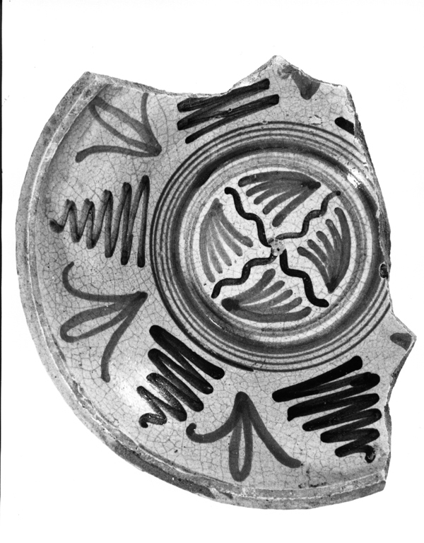 bacile, frammento - manifattura viterbese (sec. XVI)