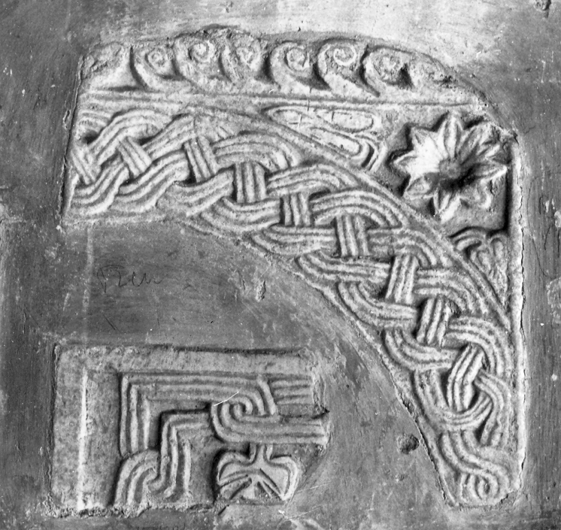 architrave di ciborio, frammento - ambito laziale (metà sec. IX)