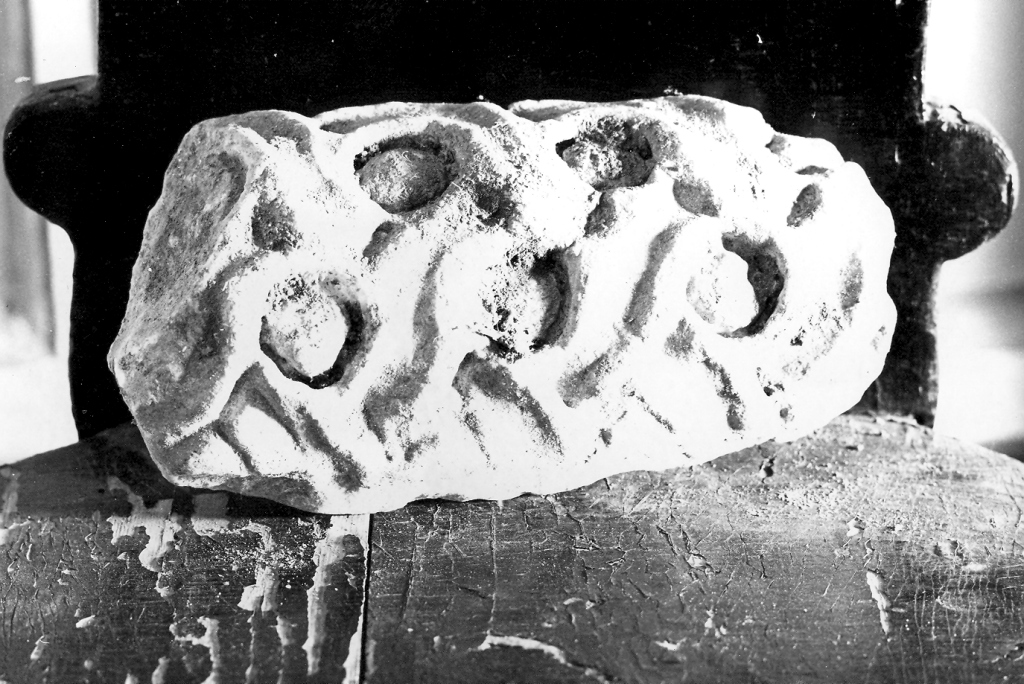 decorazione plastica, frammento - ambito laziale (sec. IX)