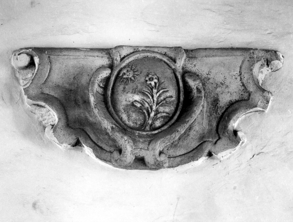 stemma gentilizio (rilievo, frammento) - ambito laziale (sec. XVII)