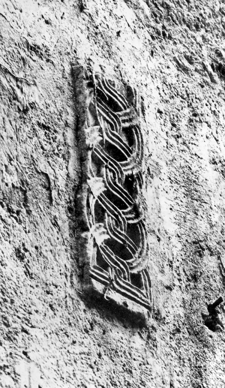 motivo decorativo a intreccio vimineo (pilastrino, frammento) - ambito laziale (prima metà sec. IX)