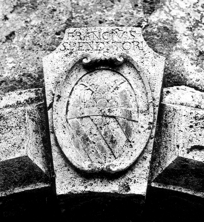 stemma gentilizio (rilievo) - ambito laziale (sec. XVI)