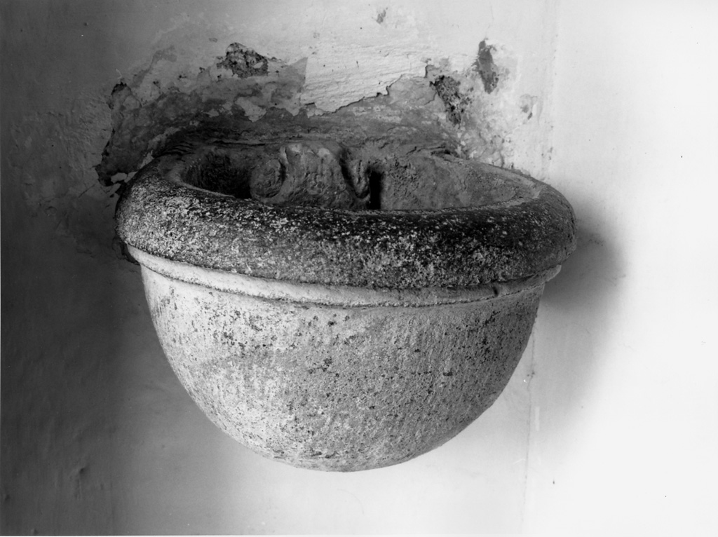 acquasantiera da parete - manifattura laziale (sec. XVII)