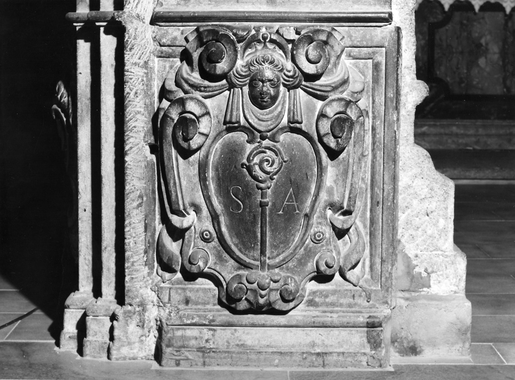 insegne episcopali di Sant'Anselmo (rilievo) - manifattura laziale (secc. XVI/ XVII)