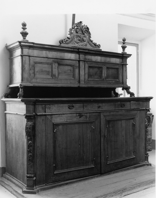 armadio da sacrestia - manifattura laziale (sec. XVIII)