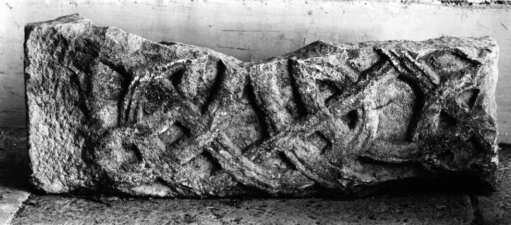 rilievo, frammento - ambito laziale (secondo quarto sec. IX)