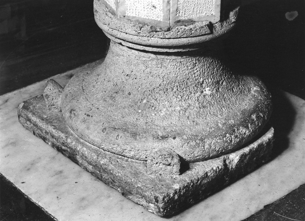 base di colonna - ambito laziale (seconda metà sec. XIII)